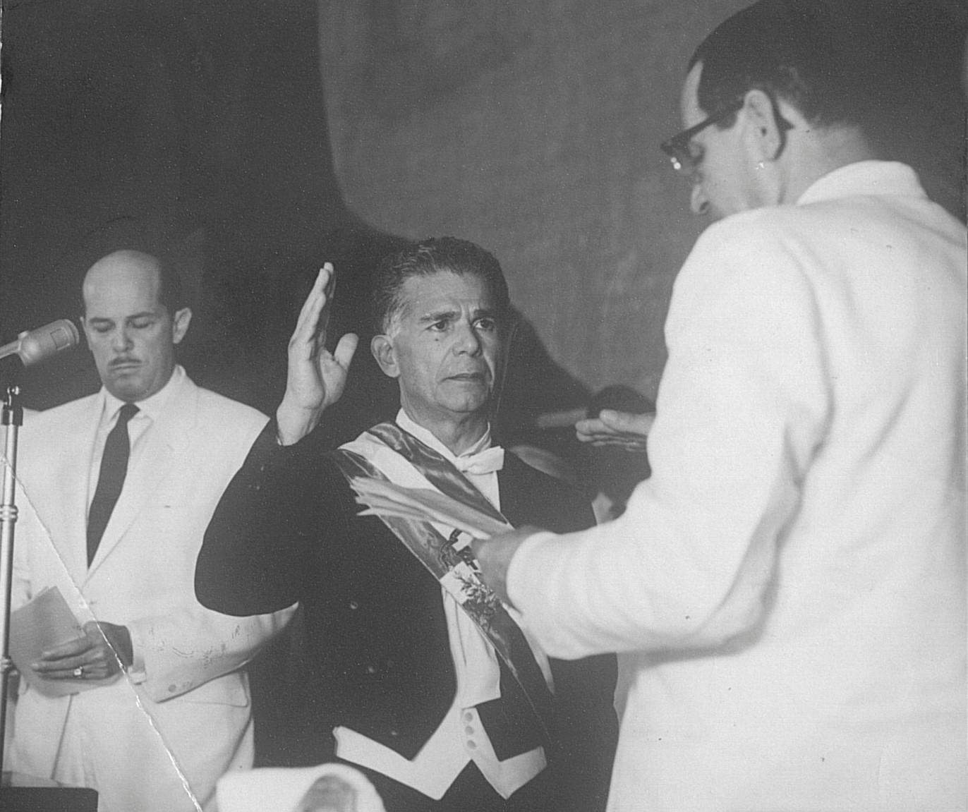 Joaquín Balaguer, cuando era juramentado como presidente de la República en el 1966.
