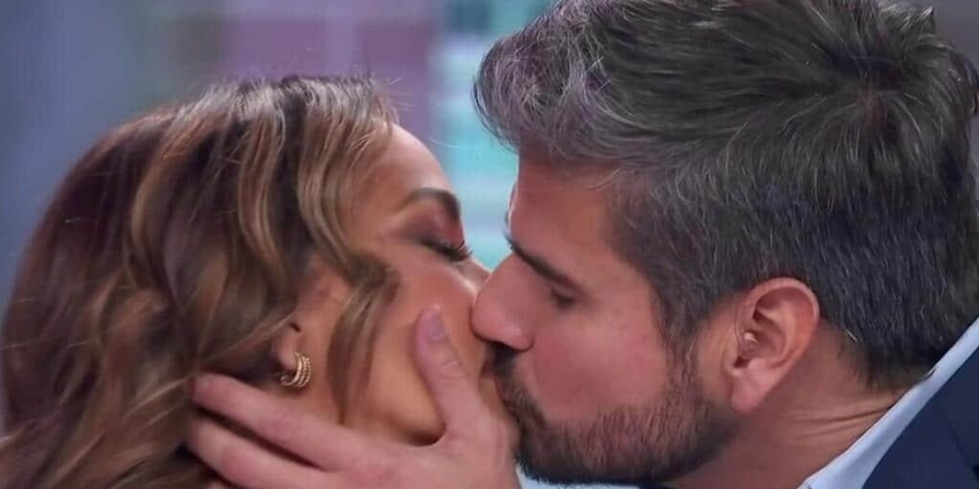 Daniel Arenas tras besar a Adamari López: “Me equivoqué”