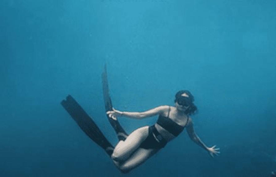 “Bajo las olas”, corto documental sobre la vida en el mar