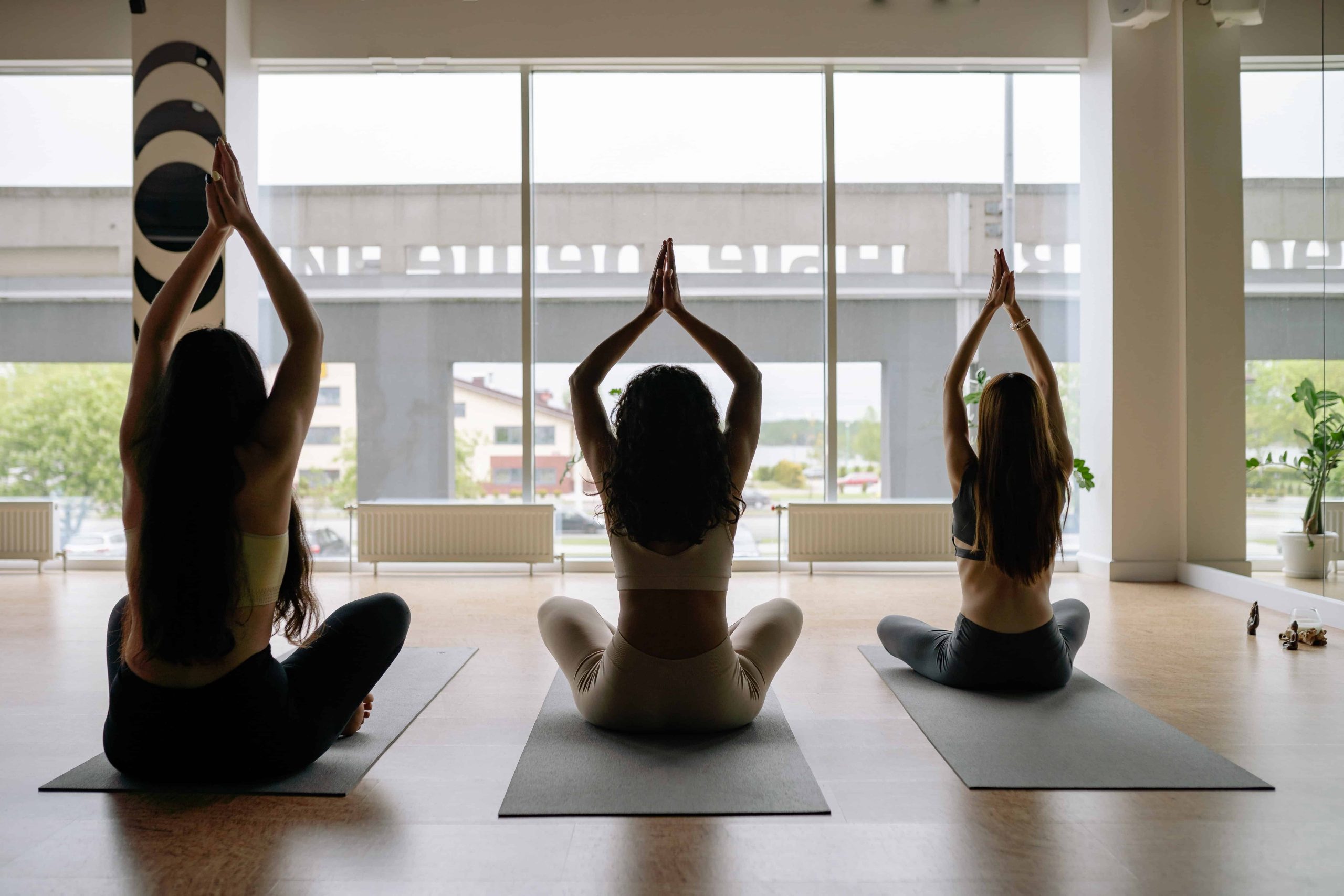 ¿Cuál es la mejor edad para hacer yoga? – El Profe Show