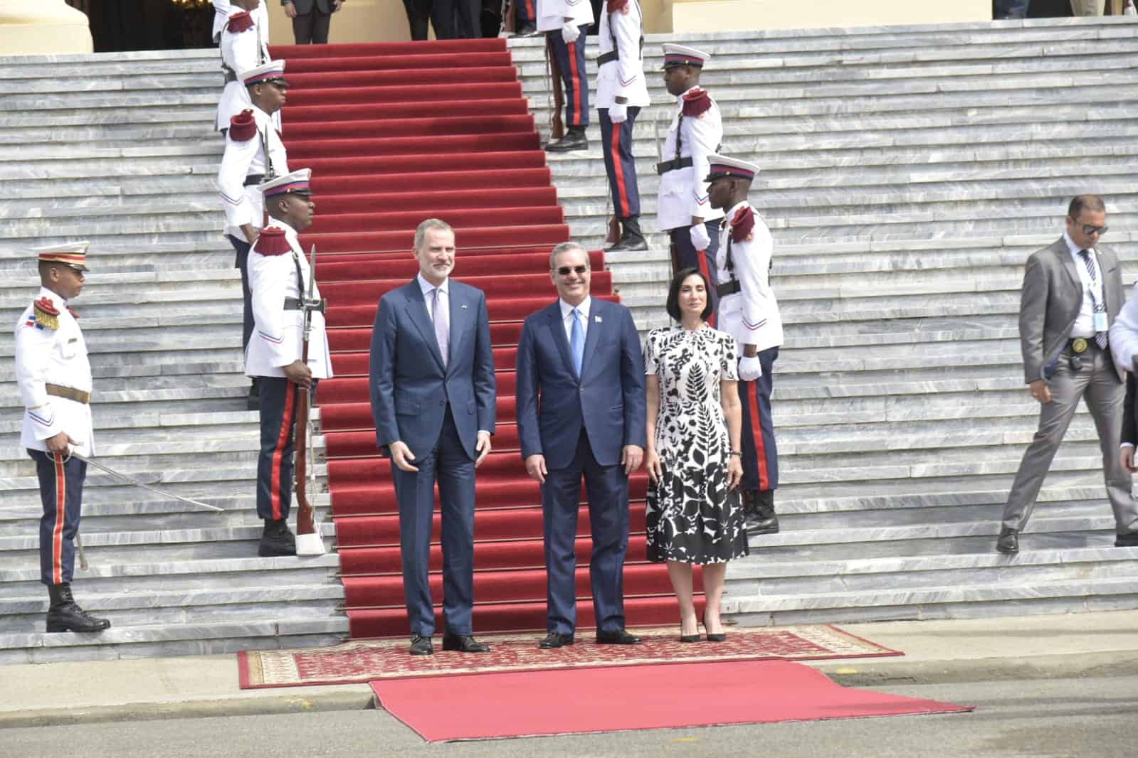 Rey Felipe VI llega al Palacio Nacional en visita a Luis Abinader – El Profe Show