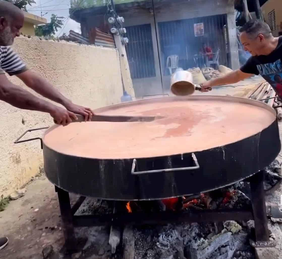 Comunidad de Puerto Plata prepara “habichuelas con dulce más grande” de la provincia – El Profe Show