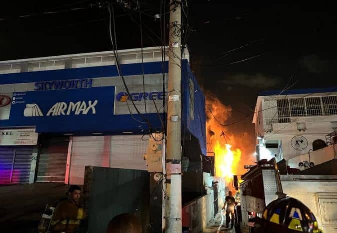 Conformatic: se están investigando causas del incendio destruyó local en la 27 – El Profe Show