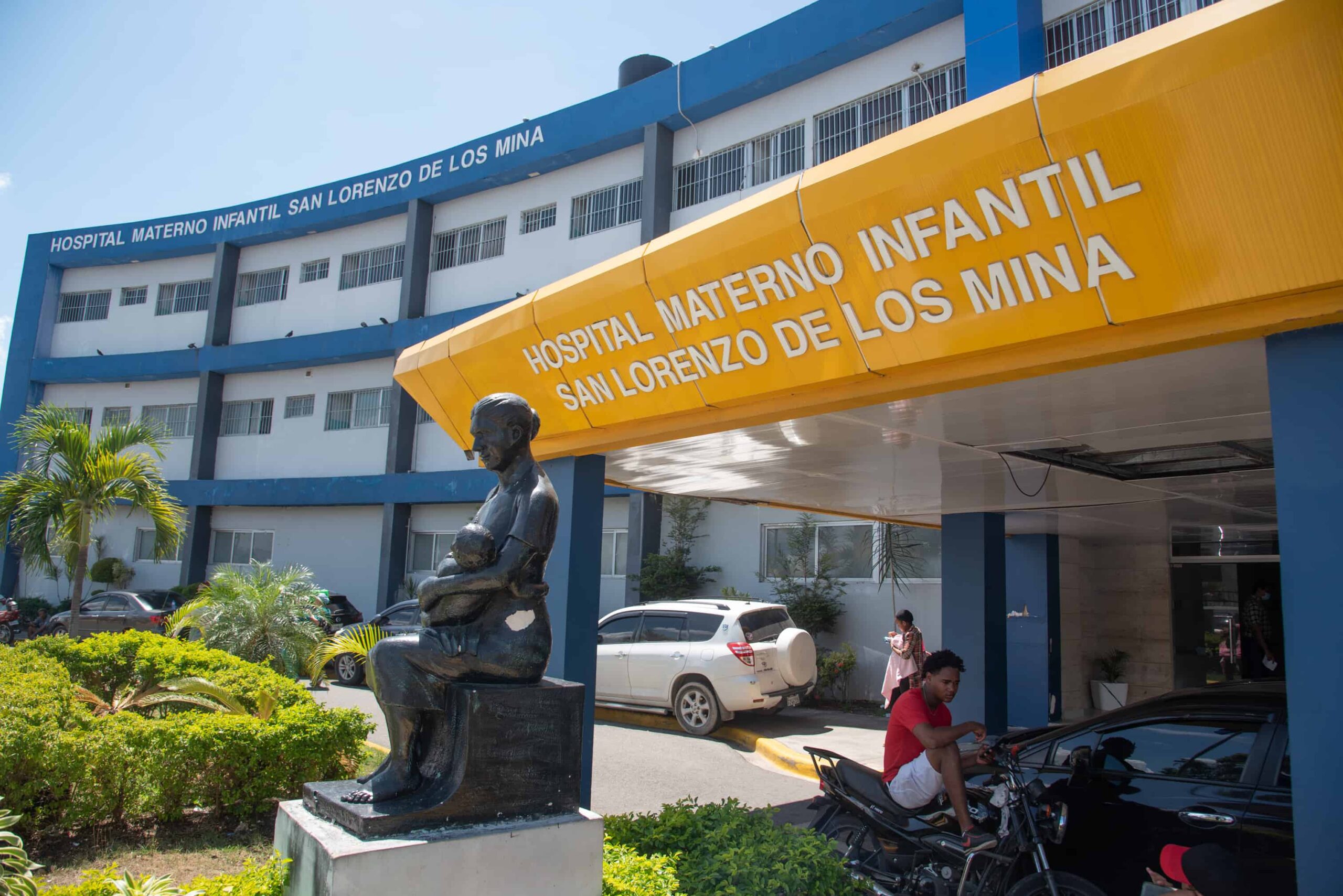 Suspenden al director de la Maternidad de Los Mina y a la directora de neonatología