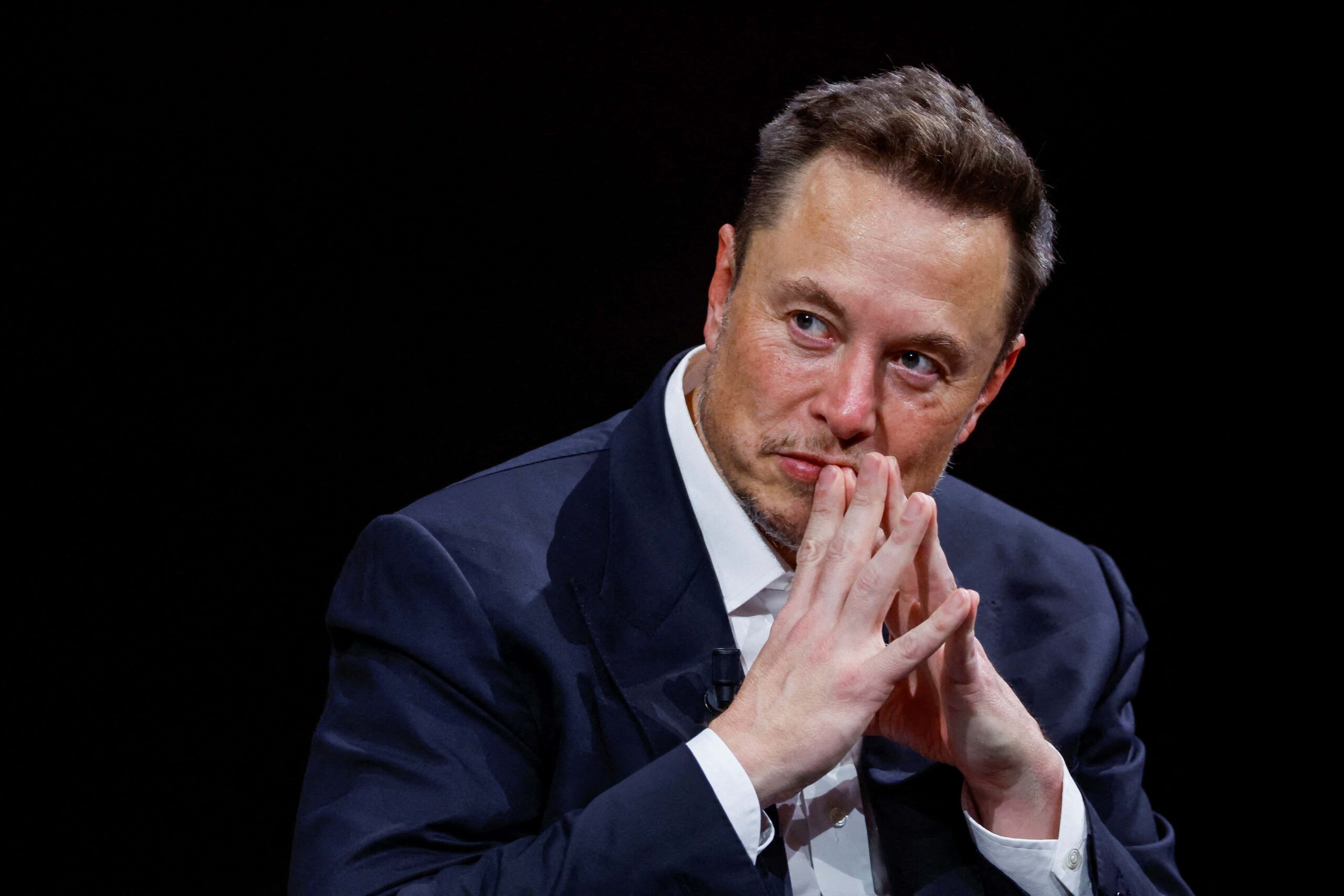 Musk prevé que Tesla tendrá coches de conducción autónoma “este año”