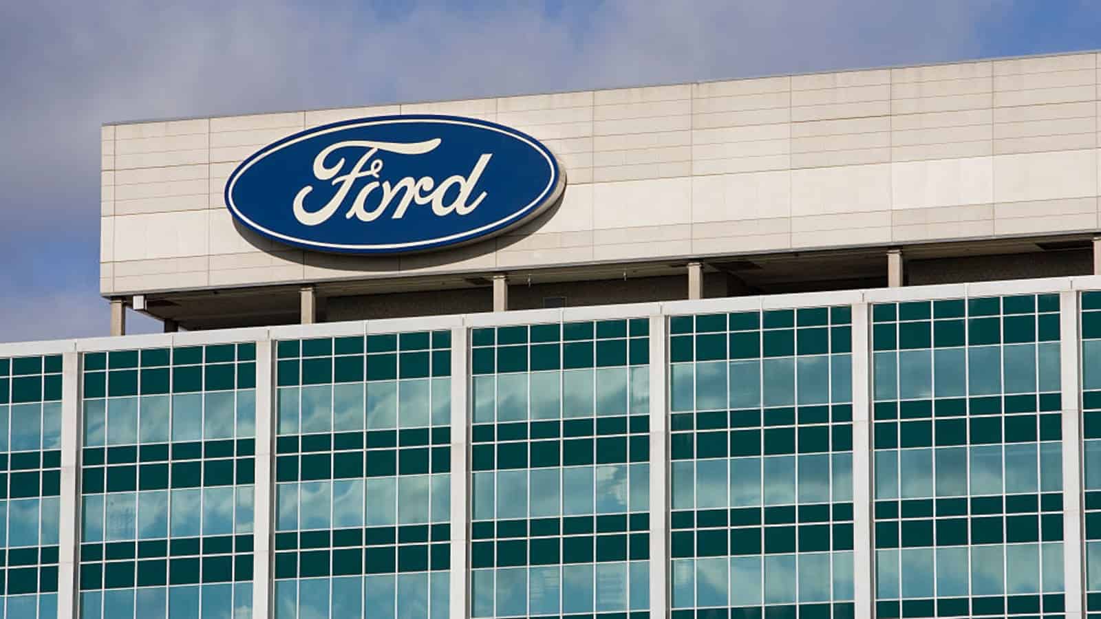 Ford llama a revisión 462,000 vehículos por un defecto en su cámara de 360º