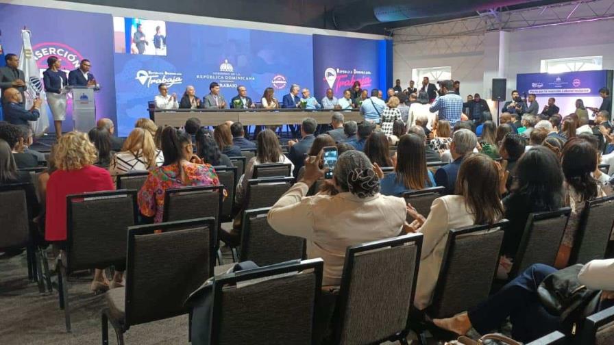 Firman pacto por la inserción laboral inclusiva en República Dominicana