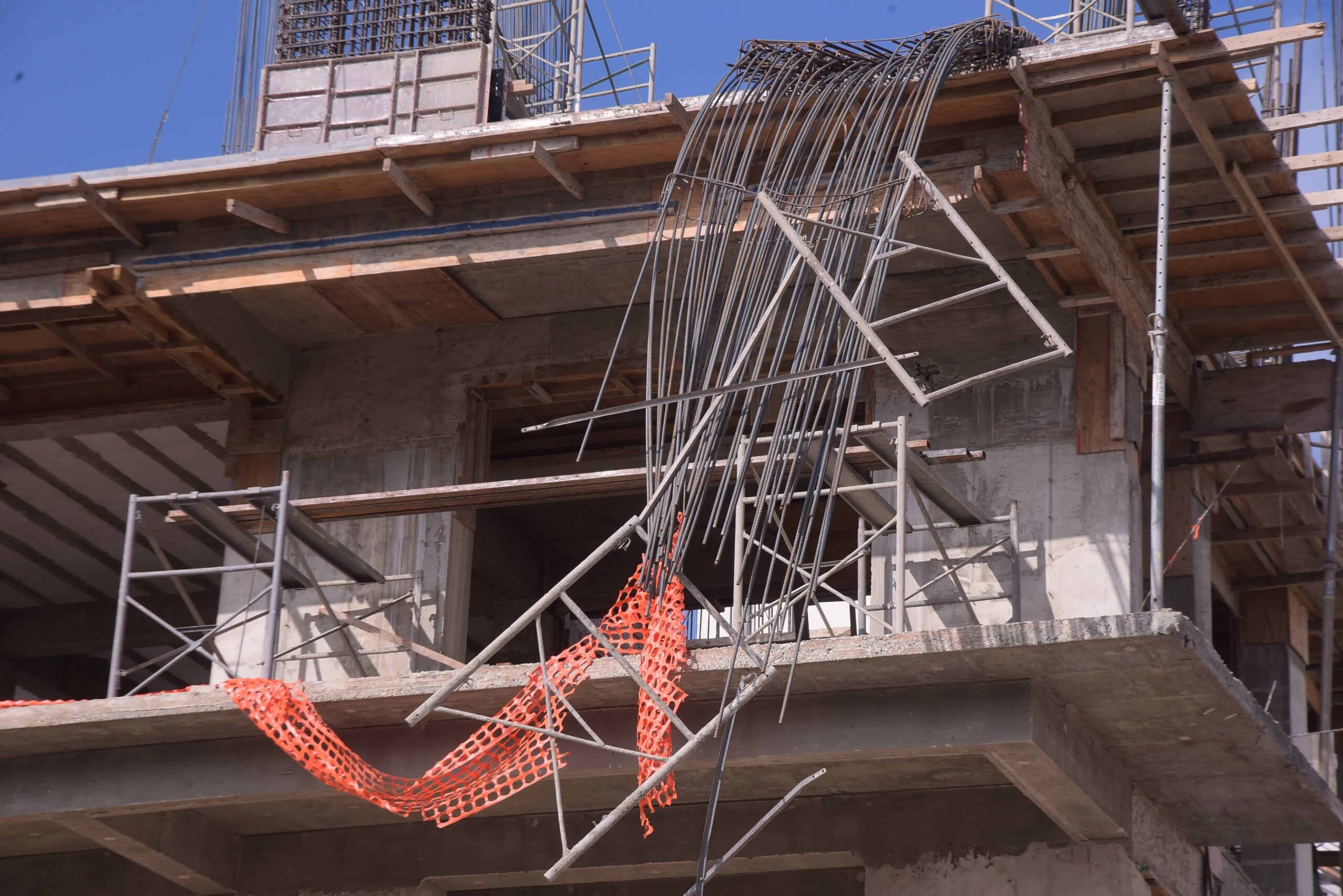 Tragedia en construcción: obrero muere aplastado en Santiago