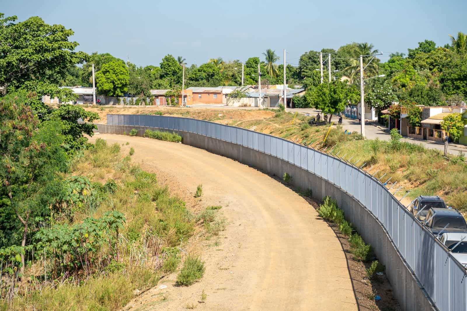 Abinader inaugura este jueves muro fronterizo en Elías Piña