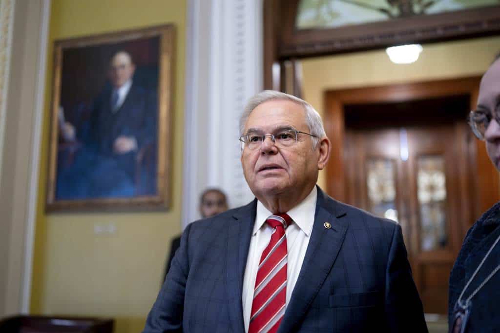 El senador Bob Menéndez se declara no culpable de actuar como “agente extranjero” para Egipto