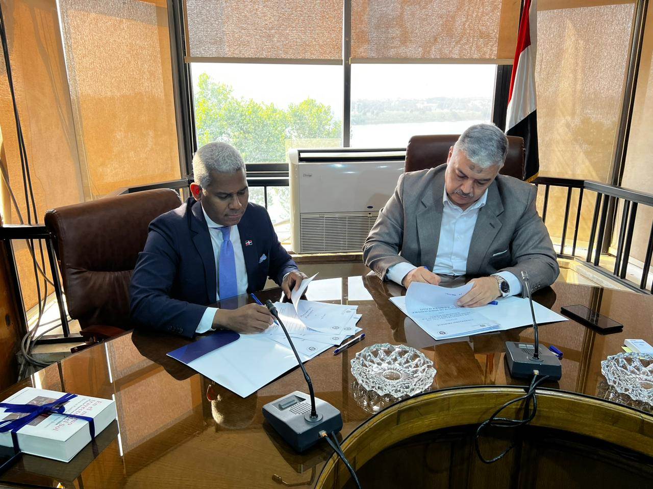 Embajada de RD en Egipto firma acuerdo para subtitular películas y traducir libros dominicanos al árabe