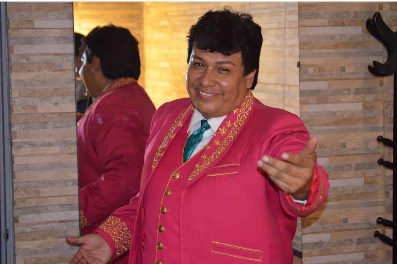 Cantante peruano Ronald Hidalgo hará tributo a Juan Gabriel en Santo Domingo