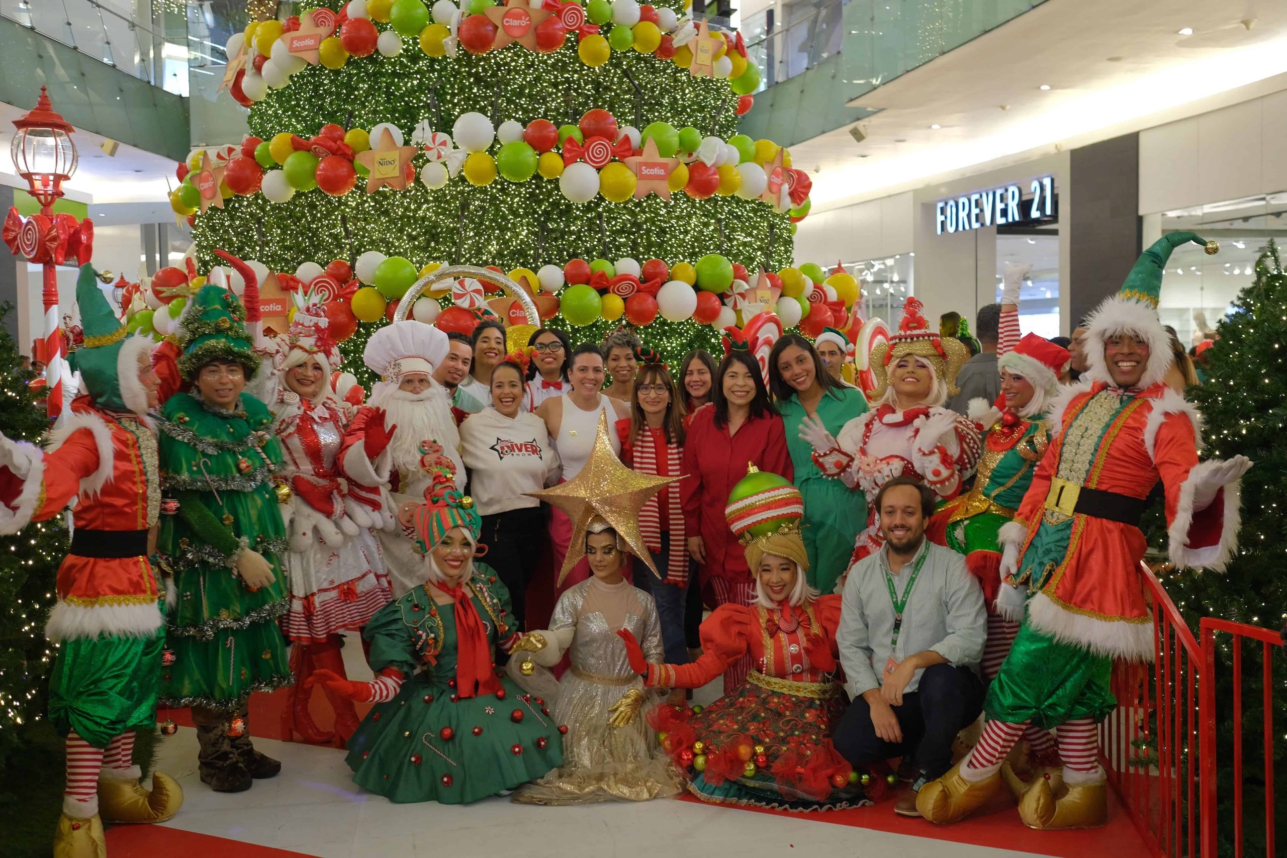 Ágora Mall se convierte en una gran aldea para ofrecer una dulce Navidad