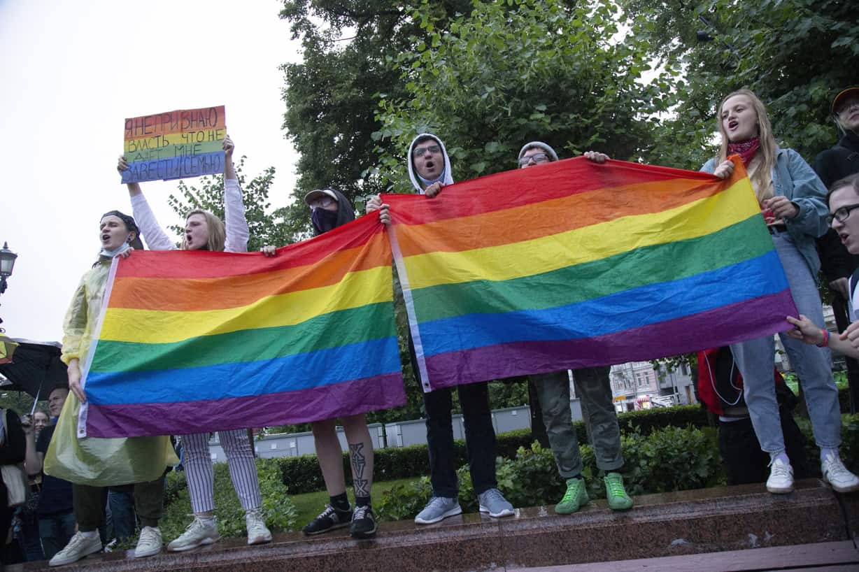 Autoridades rusas piden a Corte Suprema declarar “movimiento” LGBTQ como extremista