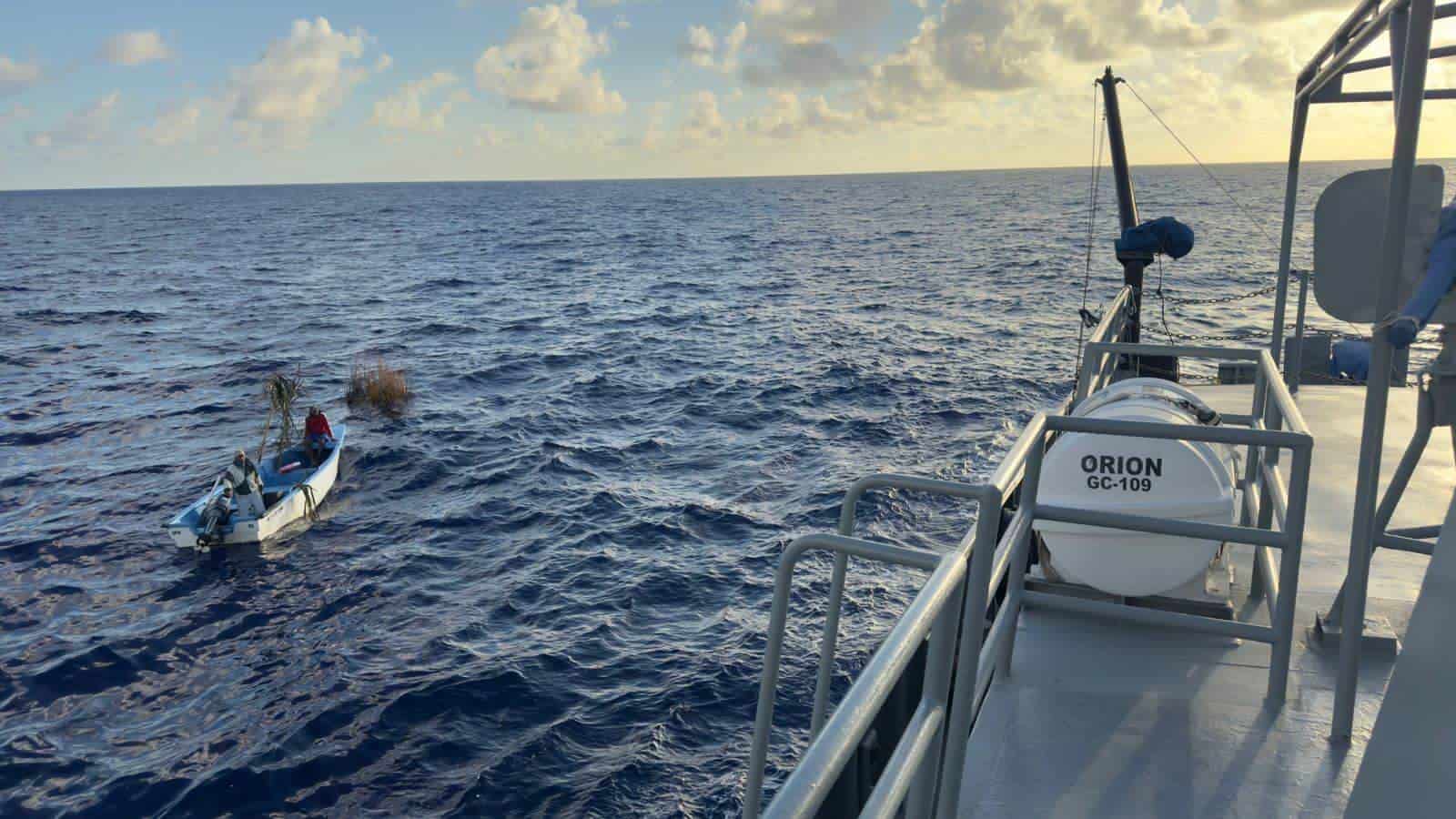 Armada Dominicana rescata dos pescadores reportados desaparecidos en el mar Caribe