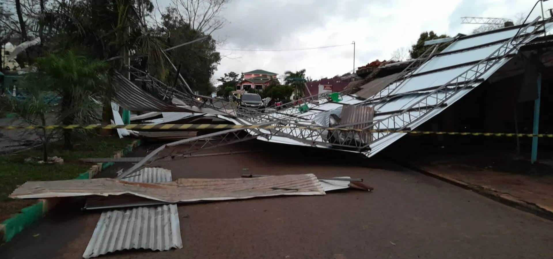 Un muerto y 13 heridos al desplomarse un polideportivo durante un temporal en Paraguay
