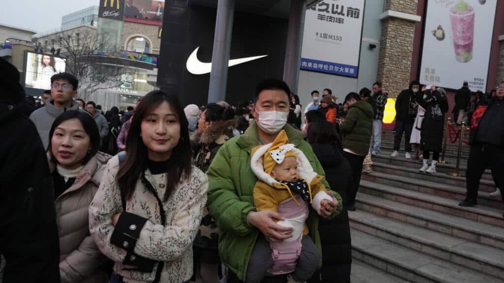 “Tener un bebé es demasiado caro”: continúa el descenso de la población en China