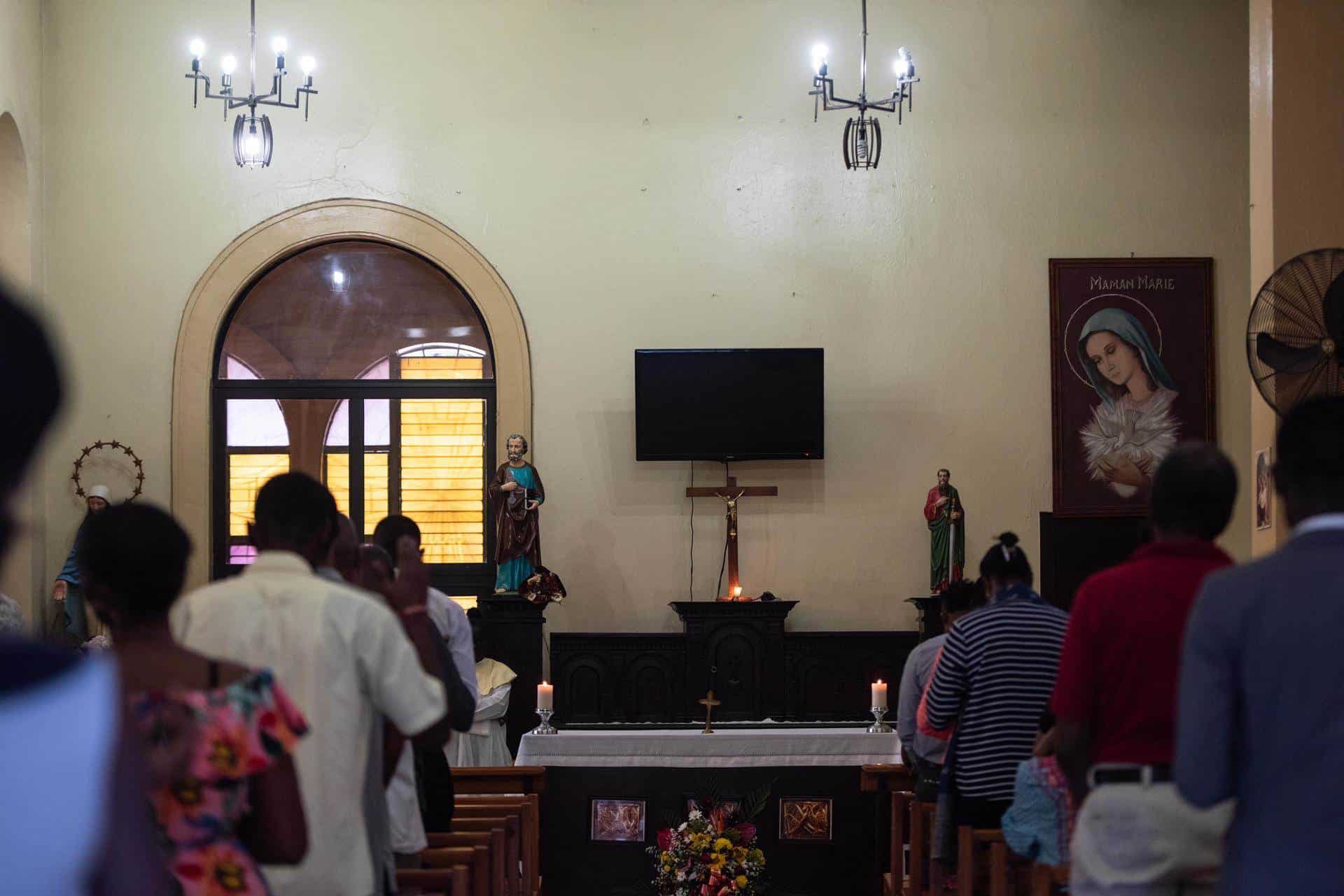 Iglesia católica de Haití pide la libertad de los secuestrados con una jornada de oración