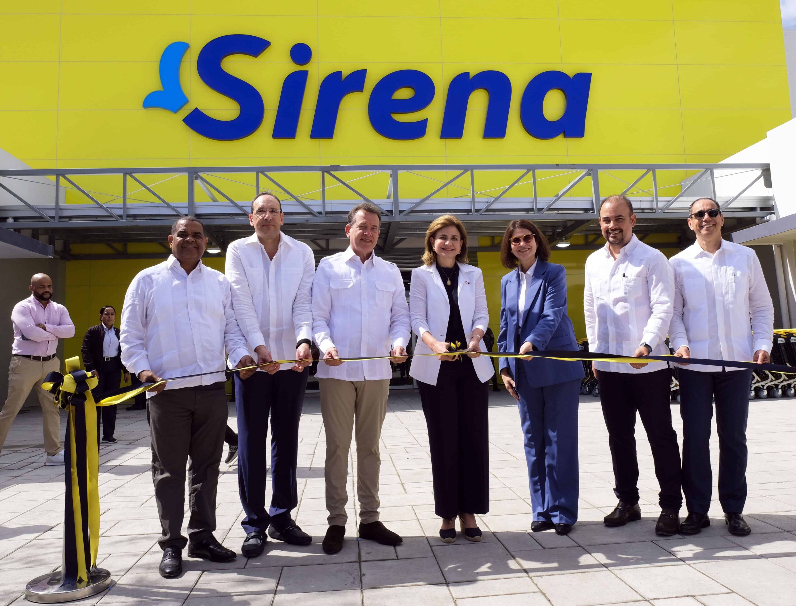 Grupo Ramos inauguró tienda Sirena en Barahona