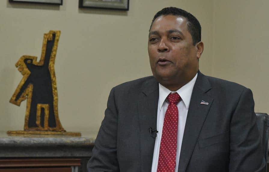 Liga Municipal Dominicana pide a candidatos municipales retirar propaganda política