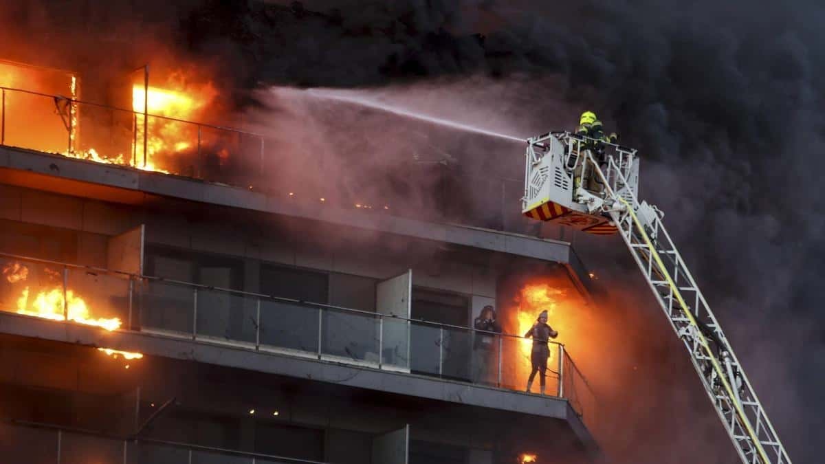 Cuatro fallecidos por un incendio en un edificio residencial en el este de China