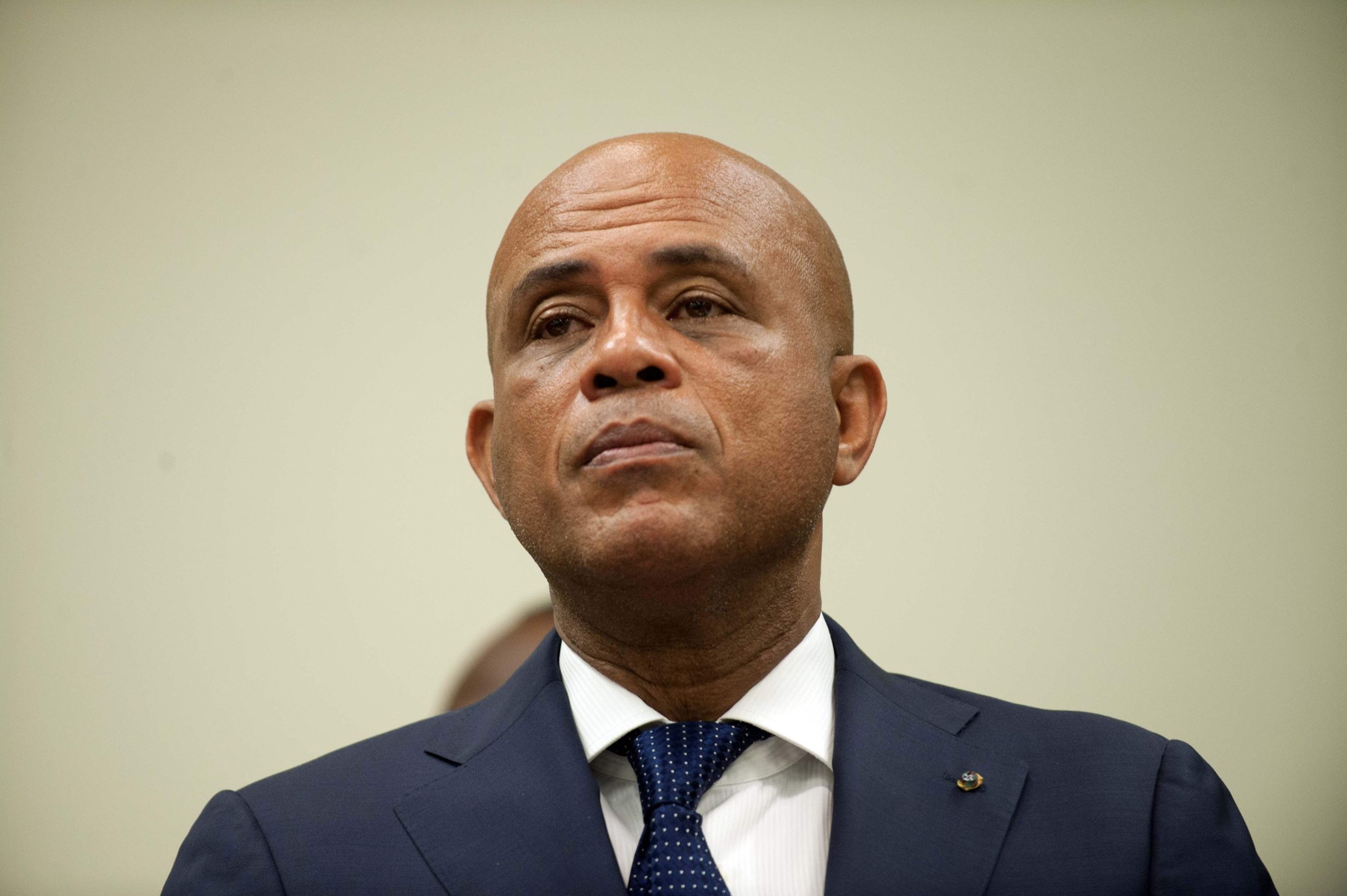 Justicia ordena al juez que emitió orden de arresto contra Martelly abstenerse de investigaciones