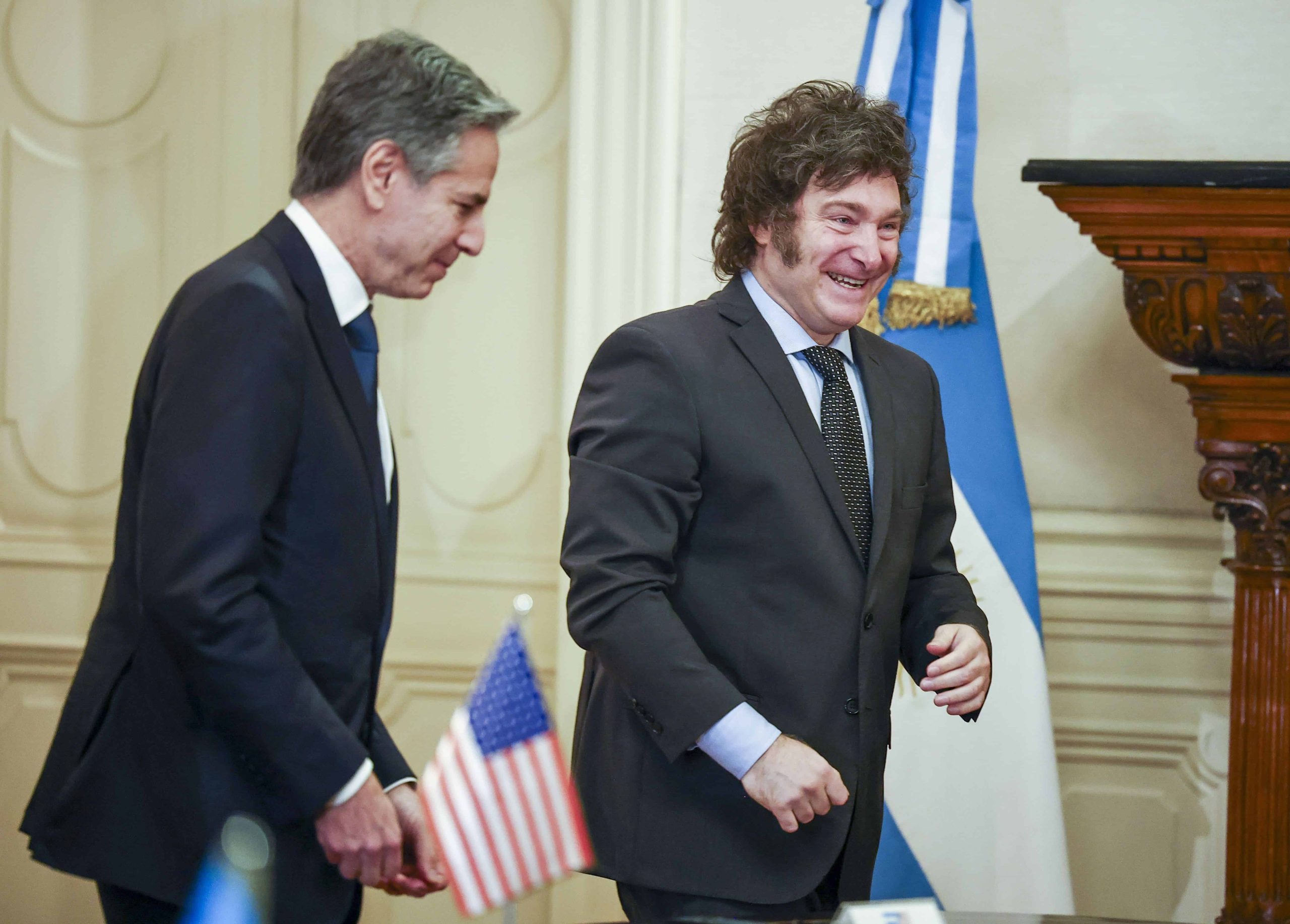Blinken expresa deseo de EE.UU. de fortalecer lazos con Argentina, elude hablar de Trump