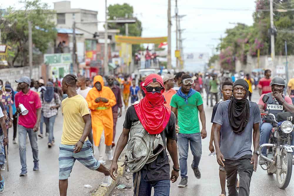 Secuestran a seis religiosos católicos y un profesor en Puerto Príncipe, Haití