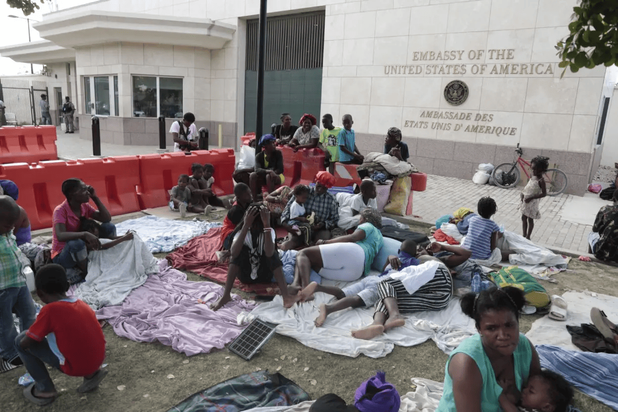 Embajada de EE.UU. en Haití reitera a sus ciudadanos salir de ese país “lo antes posible”