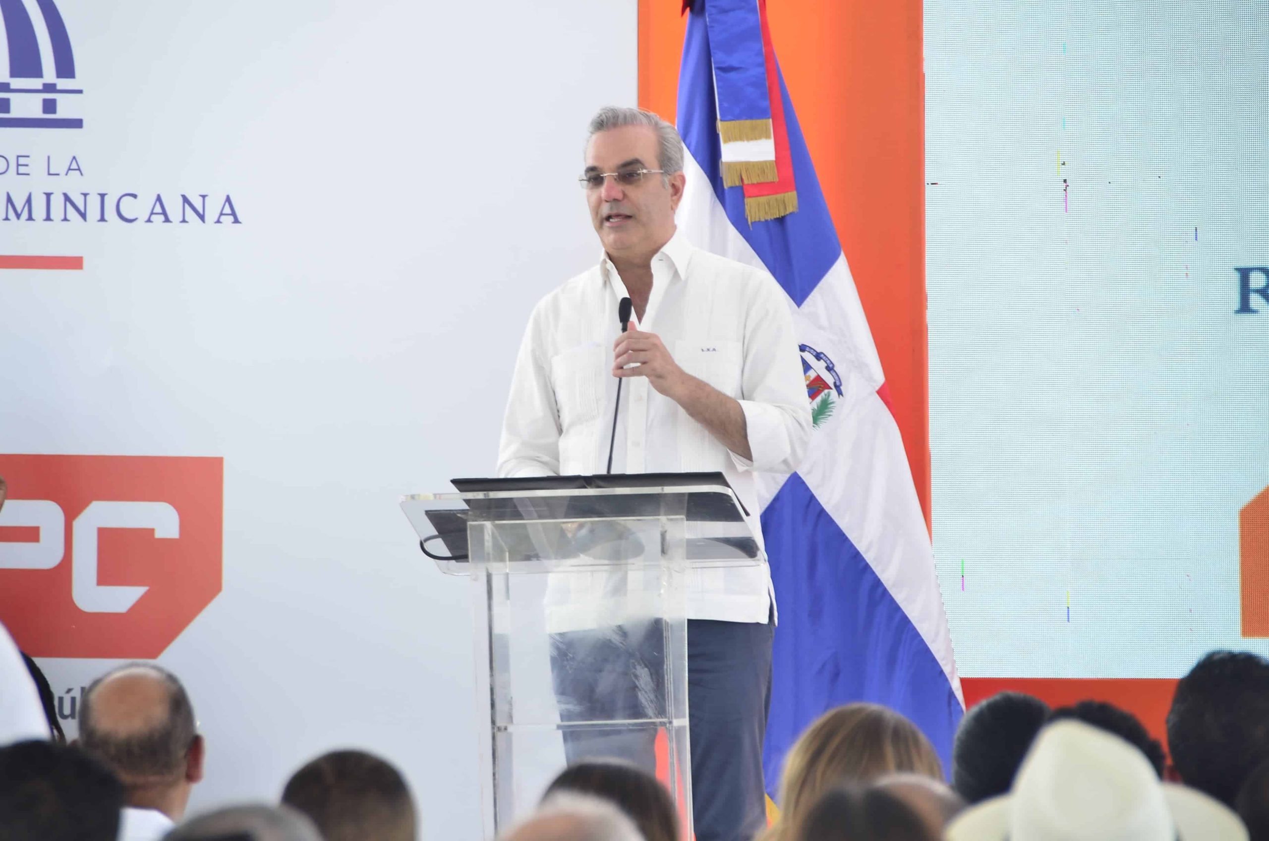 Abinader propone nombrar una carretera Jamao al Norte como Presidente Antonio Guzmán