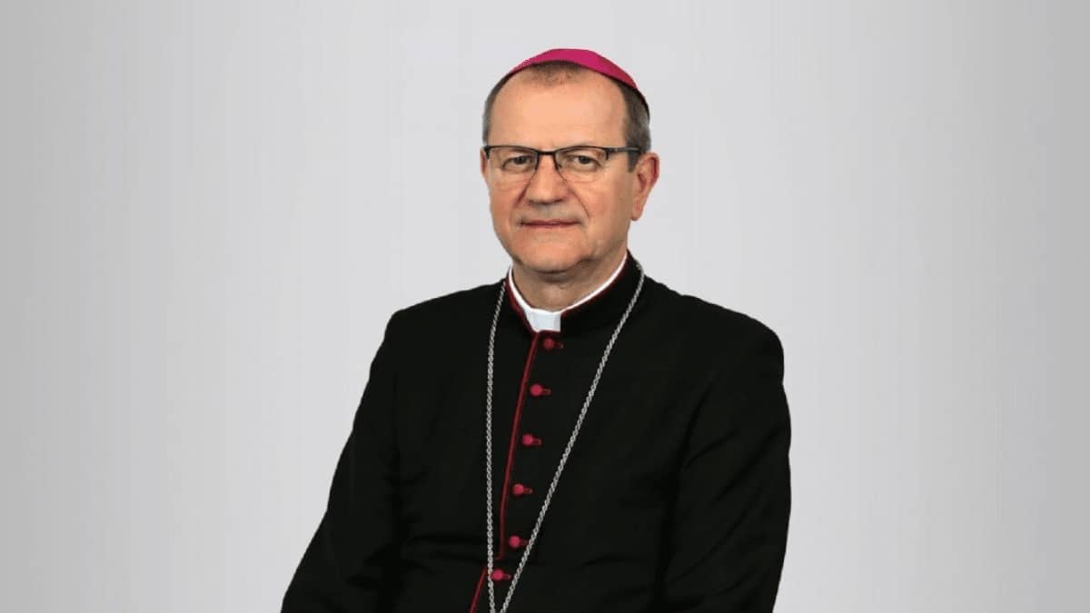 La Iglesia polaca, “al borde del abismo”, opta por la continuidad