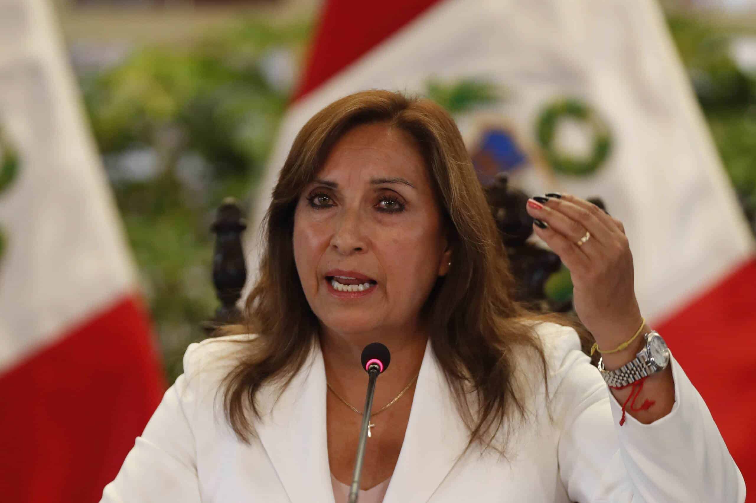 Presidenta de Perú denuncia “ataque y acoso sistemático” en su contra tras allanamientos