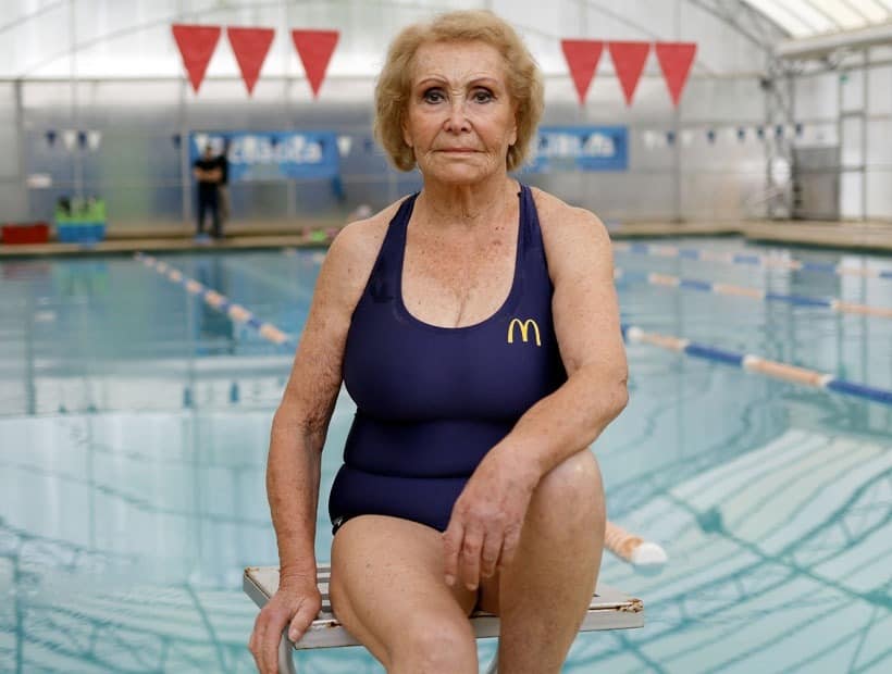 Eliana Busch, la nadadora chilena con sed de gloria… a 89 años