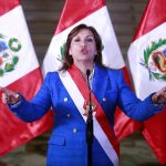 Boluarte se recupera de “afección pulmonar severa”, afirma el primer ministro de Perú